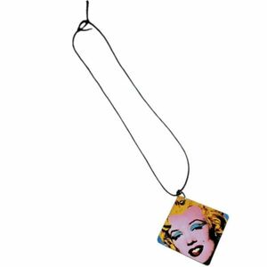 Κολιέ pop art Merilyn Monroe με δερματίνι λουράκι - ξύλο, μακριά, μεγάλα