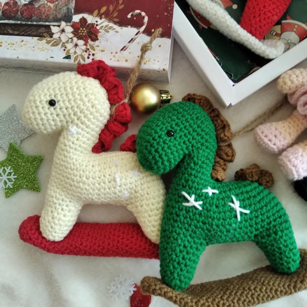 Πλεκτό κουνιστό αλογάκι στολίδι πράσινο (13cm) - νήμα, χριστουγεννιάτικα δώρα, στολίδια - 2