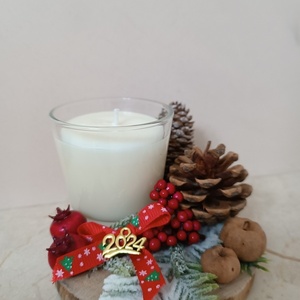 Χριστουγεννιάτικο αρωματικό κερί γούρι σε ξύλινη βαση - αρωματικά κεριά, χριστουγεννιάτικα δώρα, αρωματικό χώρου, soy wax - 2