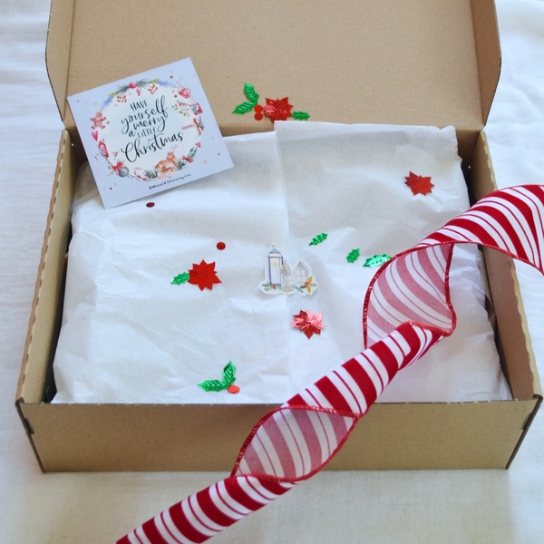 Χριστουγεννιάτικο κουτί διαστάσεων 32x23 εκ. με διάφορα προϊόντα έκπληξη - χαρτί, σετ δώρου - 3