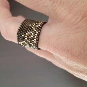 Δαχτυλίδι από γυάλινες χάντρες Miyuki Delica Χρυσό - Μαύρο - γυαλί, γεωμετρικά σχέδια, miyuki delica, λουλούδι, σταθερά - 3