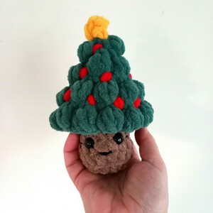Πλεκτό κουκλάκι χριστουγεννιάτικο δέντρο πράσινο σκούρο 16 εκ. - λούτρινα, χριστουγεννιάτικο δέντρο, χριστούγεννα, χριστουγεννιάτικα δώρα - 2