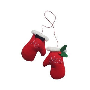 Κρεμαστό ζευγάρι γαντάκια Mr.& Mrs. - ύφασμα, διακοσμητικά, χριστούγεννα, χριστουγεννιάτικα δώρα, ζευγάρι