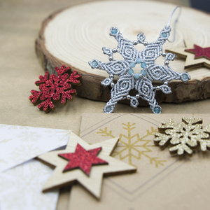 Ασημένιο Στολίδι χιονονιφάδα για το χριστουγεννιάτικο δέντρο με Χαλκιδόνιο και κάρτα με χριστουγεννιάτικη ευχή 6,5 εκ. - νήμα, χιονονιφάδα, στολίδια - 2