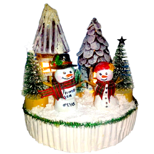 Γουρι 2024. Χειροποιητη Χριστουγεννιατικη συνθεση φωτιζομενη(με led μπαταριας),με χιονανθρωπους απο πηλο - ξύλο, vintage, σπίτι, πηλός, γούρια
