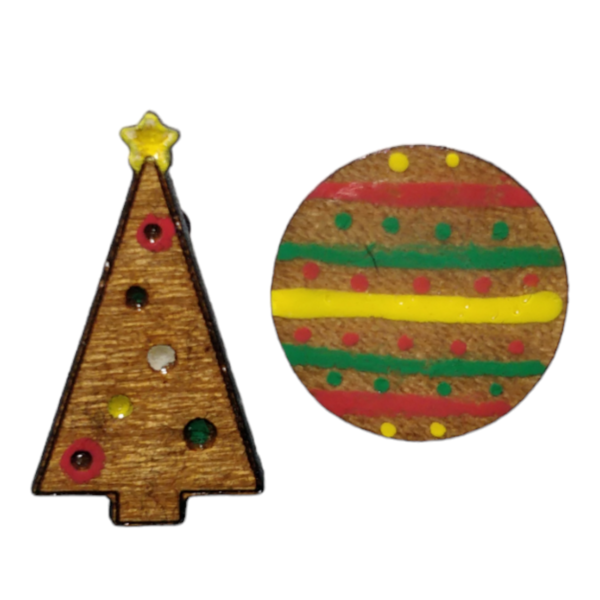 "Xmas Ball!" - Καρφωτά σκουλαρίκια χριστουγεννιάτικο δέντρο και vintage μπάλα από ξύλο 1,3 εκ. ζωγραφισμένα στο χέρι, βάση ατσάλι - ξύλο, καρφωτά, χριστουγεννιάτικο δέντρο, κοσμήματα