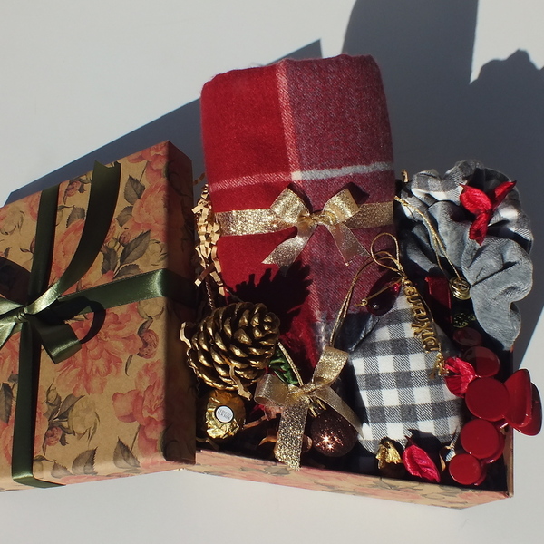Χριστουγεννιάτικο σετ δώρου με αξεσουάρ και γούρι σπιτάκι - ύφασμα, σπίτι, χριστουγεννιάτικα δώρα, σετ δώρου, δώρα για γυναίκες - 2