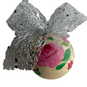 Μπάλα ζωγραφισμένη στο χέρι ροζ λουλούδια - ασημί κορδέλα - ζωγραφισμένα στο χέρι, πλαστικό, στολίδια, μπάλες