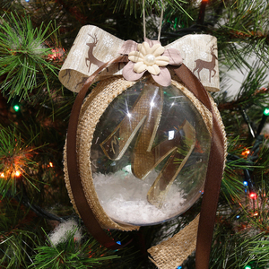 Χριστουγεννιάτικη μπάλα με μονόγραμμα σε χρυσό καθρέπτη Plexiglas 10x10 εκ - plexi glass, στολίδια, δέντρο, προσωποποιημένα, μπάλες - 2