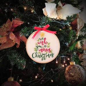 Χριστουγεννιάτικο διακοσμητικό τελάρο με κέντημα merry Christmas - ύφασμα, διακοσμητικά, δέντρο - 2