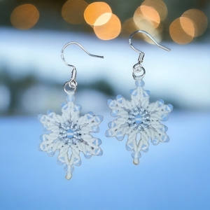 Χειμωνιάτικα μακραμέ σκουλαρίκια χιονονιφάδες - ασήμι 925, μακραμέ, μικρά, γάντζος, χριστουγεννιάτικα δώρα - 2