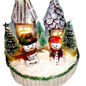 Χειροποιητη Χριστουγεννιατικη συνθεση Γουρι 2024. φωτιζομενη(με led μπαταριας),με χιονανθρωπους απο πηλο - ξύλο, vintage, σπίτι, πηλός, διακοσμητικά - 3