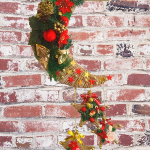Χειροποιητη Χριστουγεννιατικη συνθεση , .Γουρι 2024 . απο ξυλο, κορδονι γιουτα,πλαστικα και υφασματινα λουλουδια,ειδικο σκληρο χαρτονι - vintage, νήμα, στεφάνια, αστέρι, διακοσμητικά - 4