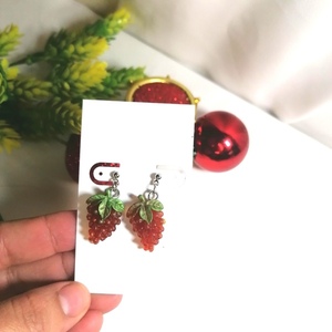Χειροποίητα Χριστούγεννιατικα σκουλαρίκια από epoxy resin . - γυαλί, swarovski, μικρά, χριστουγεννιάτικα δώρα - 3