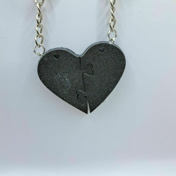Μπρελόκ μαύρη καρδιά με λεπτομέρειες από μαύρο γκλίτερ για ζευγάρια από υγρό γυαλί 4cm x 2cm - καρδιά, ρητίνη, δωράκι, ζευγάρια - 5