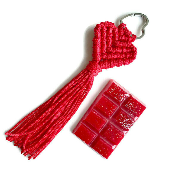 Σετ δώρου Passion Red Μπρελόκ Κόκκινη Καρδιά Μακραμέ Ουίσκι Καραμέλα snap bar wax melt μέγεθος 18 εκατοστά 20 γραμμάρια - μεταλλικό, αρωματικό χώρου, σετ δώρου, σπιτιού