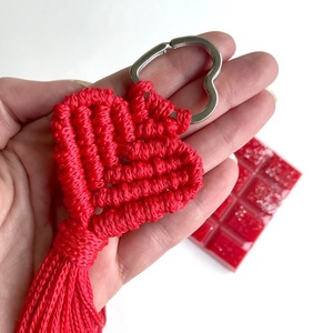 Σετ δώρου Passion Red Μπρελόκ Κόκκινη Καρδιά Μακραμέ Ουίσκι Καραμέλα snap bar wax melt μέγεθος 18 εκατοστά 20 γραμμάρια - μεταλλικό, αρωματικό χώρου, σετ δώρου, σπιτιού - 2