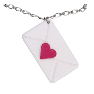 Μενταγιόν "Love Letter" από πολυμερικό πηλό σε λευκό και κόκκινο περλέ χρώμα και ασημί αλυσίδα - καρδιά, πηλός