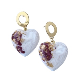 Σκουλαρίκια White hearts earrings από υγρό γυαλί. - γυαλί, μακριά, ατσάλι, μεγάλα, καρφάκι