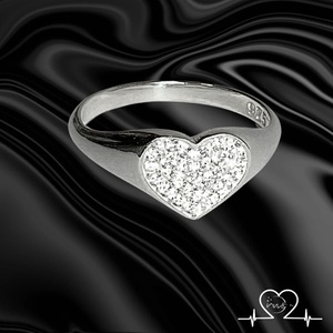 Χειροποίητο ασημένιο δαχτυλίδι με σχήμα καρδιάς με λαμπερά λευκά ζιργκόν, ένα όμορφο δώρο. - ημιπολύτιμες πέτρες, ασήμι 925, καρδιά, σταθερά, δώρα για γυναίκες - 3
