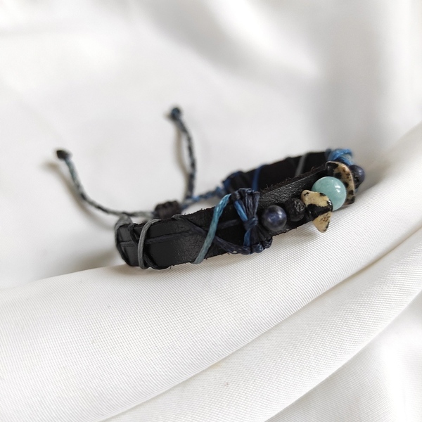 Χειροποίητο βραχιόλι ανδρικό μπλε γαλάζιο νήμα ημιπολύτιμες χάντρες δέρμα μαύρο πλακέ 8mm μακραμέ αυξομείωση - δέρμα, χάντρες - 2