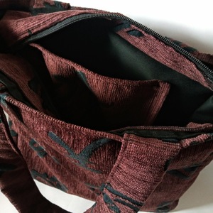 Γυναικεία τσάντα tote ώμου χειροποίητη από ύφασμα σενίλ σε χρώμα καφέ σκούρο με μαύρα ιδεογράμματα - ύφασμα, ώμου, μεγάλες, all day, tote - 3