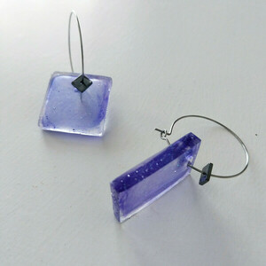 Σκουλαρίκια "Purple love" - μωβ, ρητίνη, ανοξείδωτο ατσάλι - ημιπολύτιμες πέτρες, plexi glass, ατσάλι, μεγάλα, γάντζος - 2