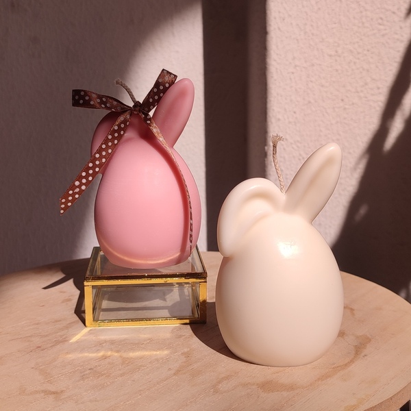 Πασχαλινό λαγουδάκι αυγό σε λευκό χρώμα με γυριστό αυτί και άρωμα Βανίλια Μαδαγασκάρης (200gr) από το Quintessa Candles. - πάσχα, αρωματικά κεριά, πασχαλινά δώρα, κερί σόγιας - 2