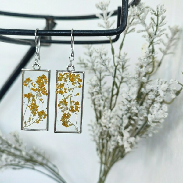 κρεμαστά σκουλαρίκια με άνθη odontarrhena muralis και υγρό γυαλί - γυαλί, λουλούδι, ατσάλι, γάντζος - 2