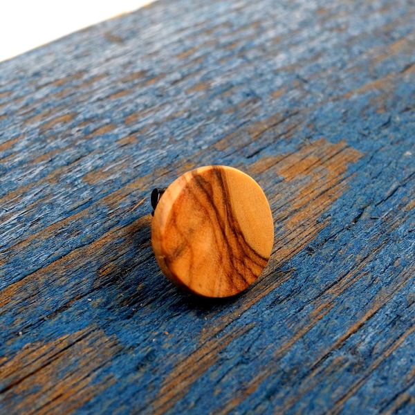 Σκουλαρίκι ανδρικό αυτιού χειροποίητο μοναδικό απο ξύλο ελιάς _019, Ø 1,5 εκ. - ξύλο, καρφωτά, μικρά, boho, καρφάκι - 2