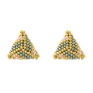 Triangle Miyuki Braided Stud Σκουλαρίκια - Πράσινο-Χρυσό-Κρέμ | The Gem Stories Jewelry - γυαλί, χάντρες, μικρά, ατσάλι