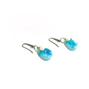 "Blue Drops" κρεμαστά σκουλαρίκια από υγρό γυαλί με μαργαριτάρια καλλιέργειας - γυαλί, μαργαριτάρι, μικρά, ατσάλι, γάντζος - 2
