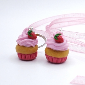 Χειροποίητα σκουλαρίκια από πολυμερικό πηλό "Strawberry Cupcake" με στρόγγυλο κούμπωμα κρικάκι από χειρουργικό ατσάλι - κορίτσι, πηλός, ατσάλι, παιδικά σκουλαρίκια - 3