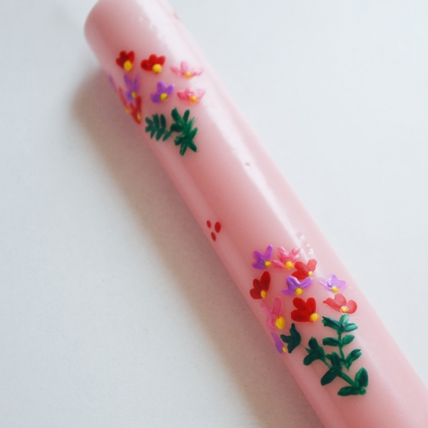 Πασχαλινή ροζ λαμπάδα ύψους 25 εκ. ζωγραφισμένη στο χέρι με μικρά άνθη - ζωγραφισμένα στο χέρι, κορίτσι, λουλούδια, λαμπάδες, για ενήλικες - 2