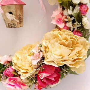 Ανοιξιάτικο στεφάνι ξύλινο με ροζ και ιβουάρ λουλούδια 40x10x40 - στεφάνια, λουλούδια - 3
