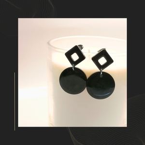 Καρφωτά μαύρα γεωμετρικά σκουλαρίκια από υγρό γυαλί. - γυαλί, γυναικεία, μικρά, ατσάλι, φθηνά - 2