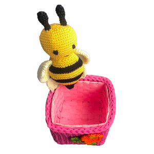 Ροζ, τετράγωνο πλεκτό καλάθι «μελισσούλα». Διαστάσεις : Καλάθι: 14*14 εκ. - Μελισσούλα: 18*10 εκ. - κορίτσι, για παιδιά, ζωάκια - 3