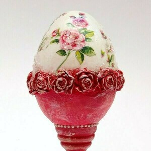 Διακοσμητικό κόκκινο-φλοράλ κεραμικό αυγό Baroque σε ξύλινη βάση 17x8x8 - λουλούδια, αυγό, διακοσμητικά, άνοιξη - 2