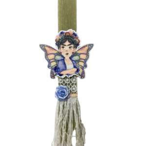 Χειροποίητη λαμπάδα " Butterfly Frida " - μαγνητάκι διακοσμημένη με κρόσια και λουλουδάκι - λουλούδια, λαμπάδες, για ενήλικες, για εφήβους - 2