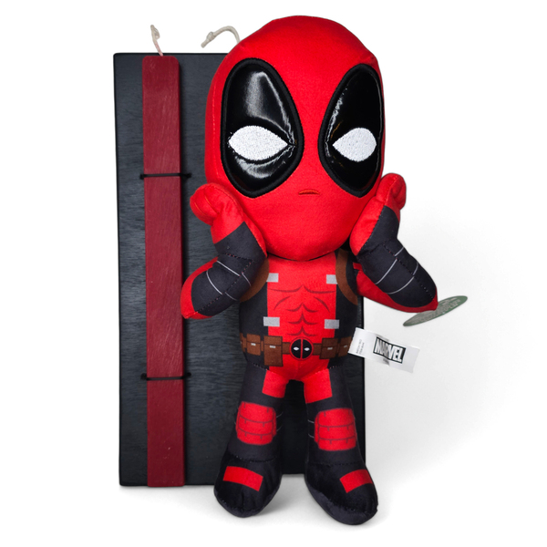 Αυθεντική κούκλα Deadpool με δώρο πασχαλινή λαμπάδα - αγόρι, για παιδιά, για εφήβους, σούπερ ήρωες, παιχνιδολαμπάδες