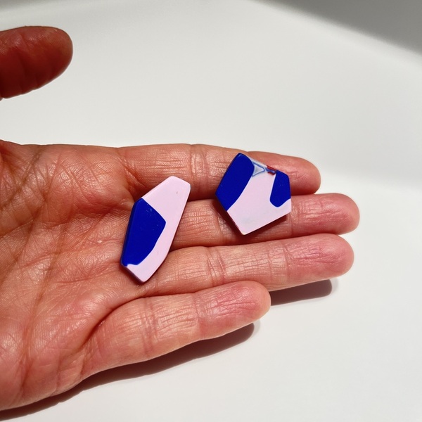 Ftery Blue & Pink Organic Polygonal Earrings Χειροποίητα Πολυγωνικά Καρφωτά Σκουλαρίκια Πολυμερικού Πηλού Μπλε & Ροζ - πηλός, ατσάλι, μεγάλα - 3