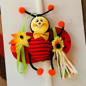Λαμπάδα Πασχαλινή με παιχνίδι μελισσούλα - κορίτσι, για παιδιά, πρώτο Πάσχα, ζωάκια, παιχνιδολαμπάδες - 2