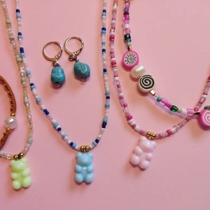 Κολιέ αρκουδάκια σε ροζ, πράσινο και γαλάζιο με αυξομειούμενο κούμπωμα - ημιπολύτιμες πέτρες, γυαλί, χάντρες, πέρλες, φθηνά - 4