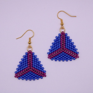 Κρεμαστά σκουλαρίκια από πολύχρωμες χάντρες με σχέδιο τρίγωνο - χάντρες, μικρά, ατσάλι, boho, φθηνά