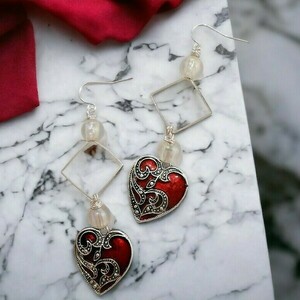 Σκουλαρίκια καρδιά με μεταλλικά στοιχεία και χάντρες Gothic heart Earrings Red Heart jewelry - καρδιά, χάντρες, ατσάλι, κρεμαστά, γάντζος - 2