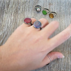 candy ring| χειροποιητο δαχτυλιδι σμαλτο υγρο γυαλι - chic, μονόχρωμες, fashion, χρωματιστό, καλοκαιρινό, καλοκαιρινό, vintage, γυαλί, μόδα, ιδιαίτερο, μοντέρνο, στρογγυλό, ανοιξιάτικο, μέταλλο, γεωμετρικά σχέδια, χειροποίητα, εντυπωσιακό, minimal, must, μικρά, ευκολοφόρετο, διαχρονικό, σμαλτο, μπρούντζος, amano, contemporary, trend, αυξομειούμενα, δώρα για γυναίκες, φθηνά - 4