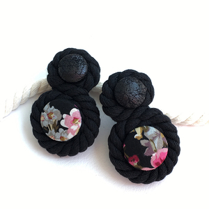 "Kyoto" Δερμάτινα - floral σκουλαρίκια - δέρμα, ύφασμα, ύφασμα, γυναικεία, ασήμι 925, τσόχα, λουλούδια, χειροποίητα, φλοράλ, rock