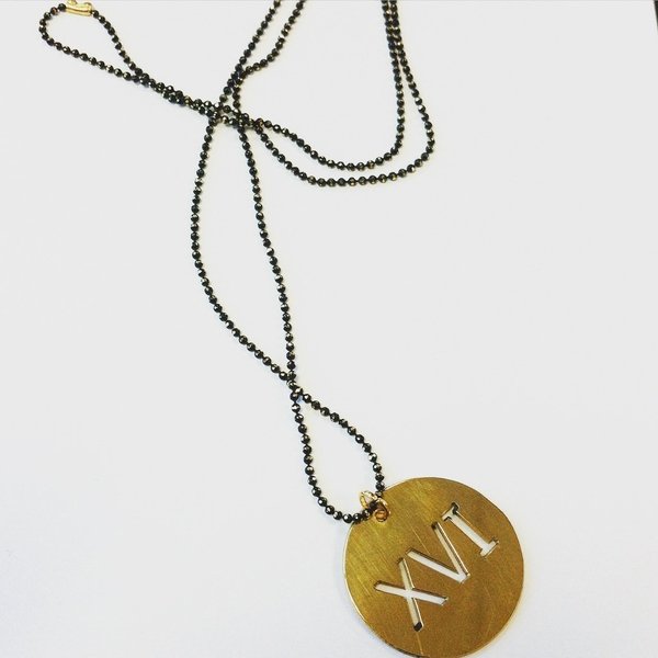 the lucky XVI pendant - αλυσίδες, ορείχαλκος