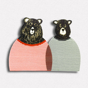 Stylish bears brooch - ριγέ, χρωματιστό, ζωγραφισμένα στο χέρι, ζωάκι, πλαστικό, μέταλλο, χειροποίητα