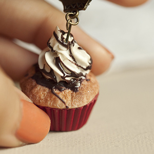 Cupcake Βανίλια – Σοκολάτα - vintage, charms, μακρύ, πηλός, μακριά, personalised, μπρούντζος, μινιατούρες φιγούρες